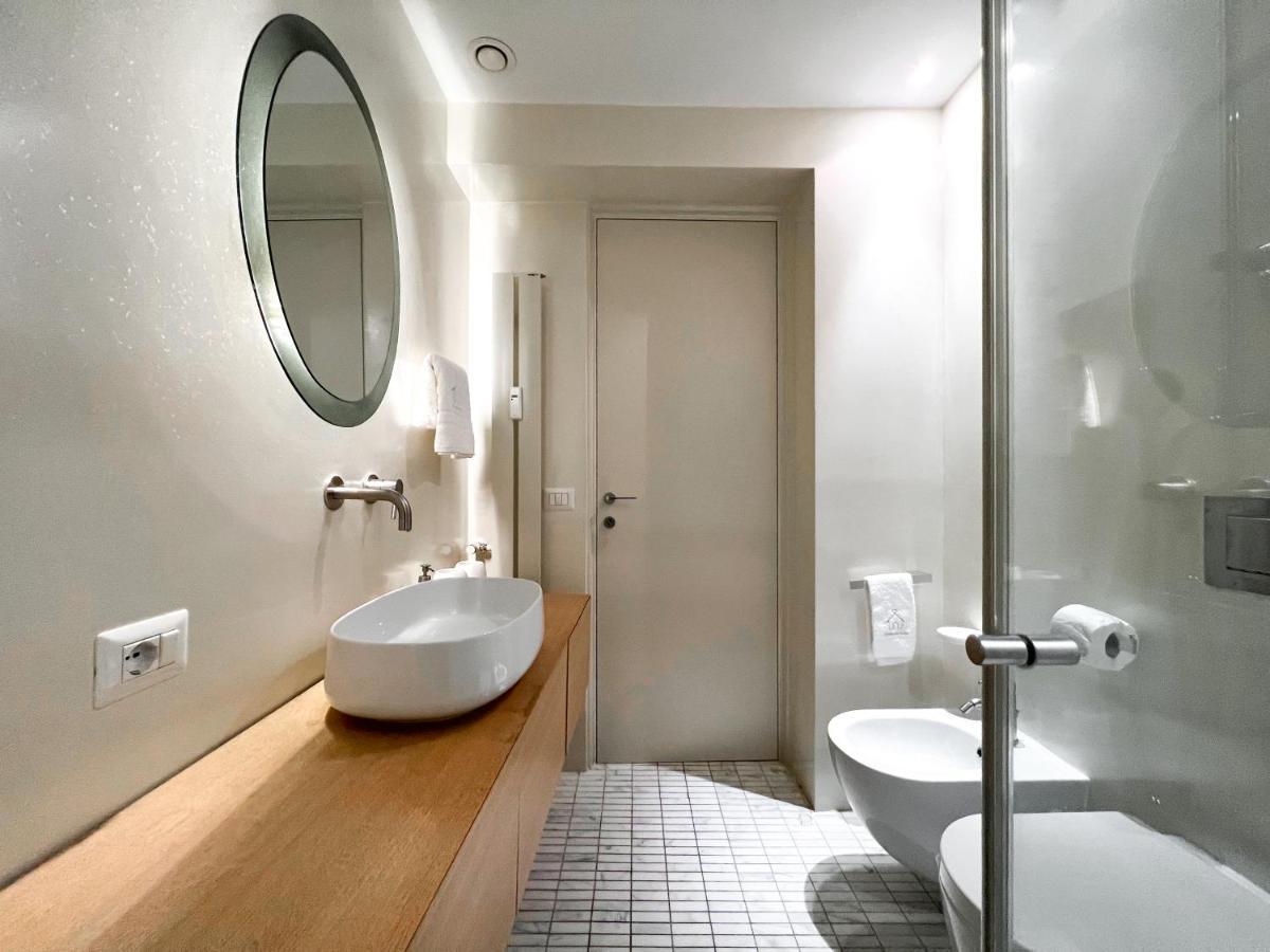 Апартаменты Luxury House & Secret Garden - Strategic Location, 100M To Metro B Рим Экстерьер фото