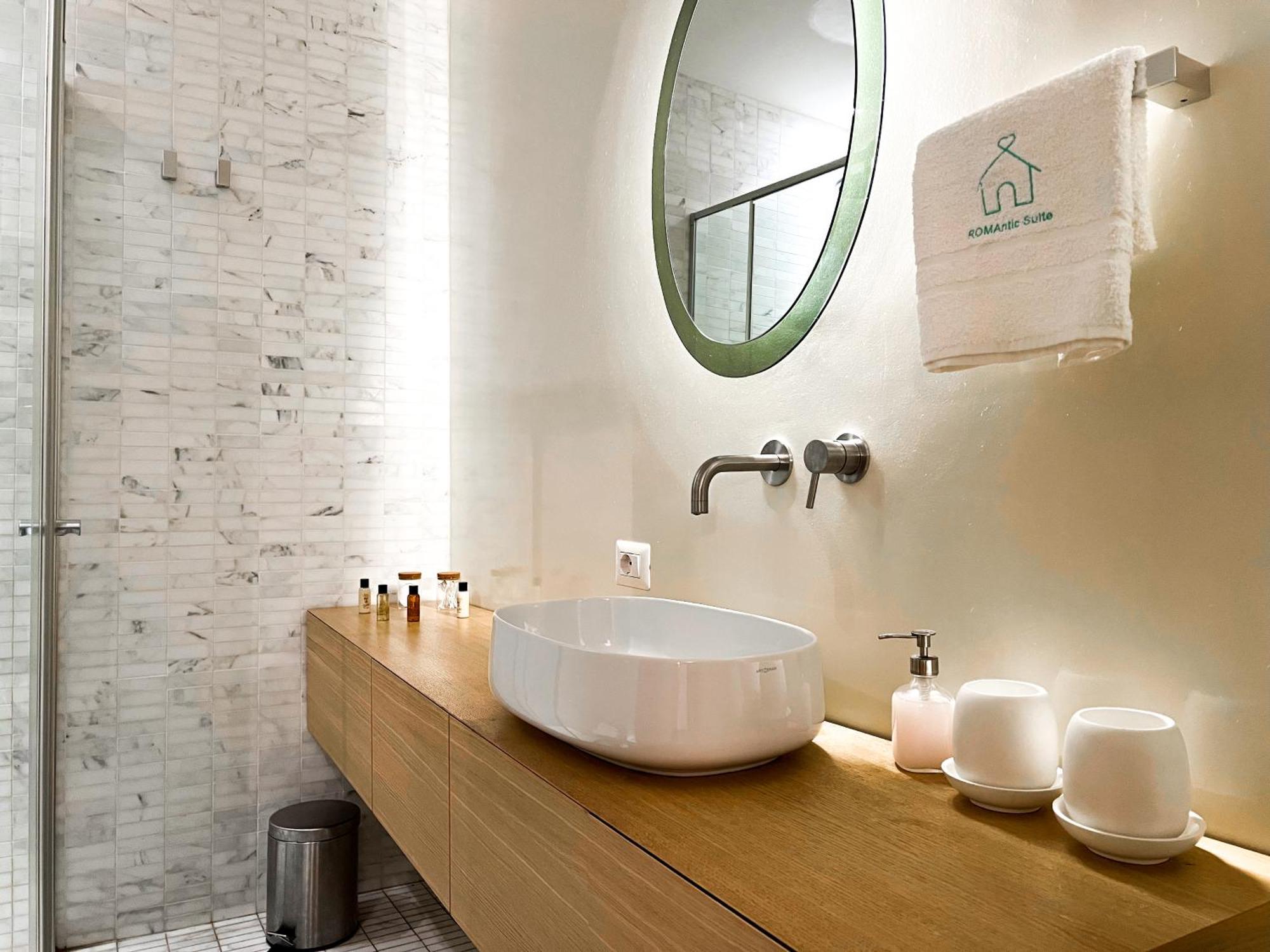 Апартаменты Luxury House & Secret Garden - Strategic Location, 100M To Metro B Рим Экстерьер фото